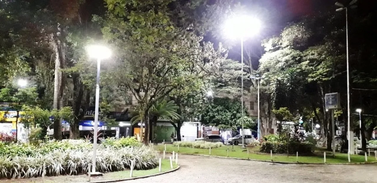 Praça central e avenidas em Guaçuí recebem nova iluminação com lâmpadas de led