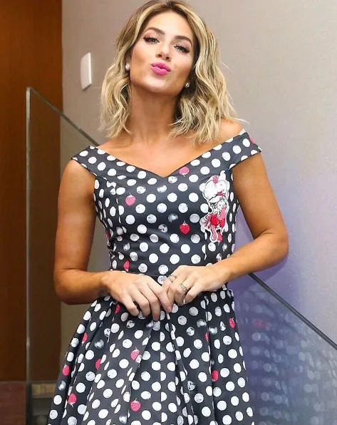 Giovanna Ewbank compartilha clique sexy e rouba a cena