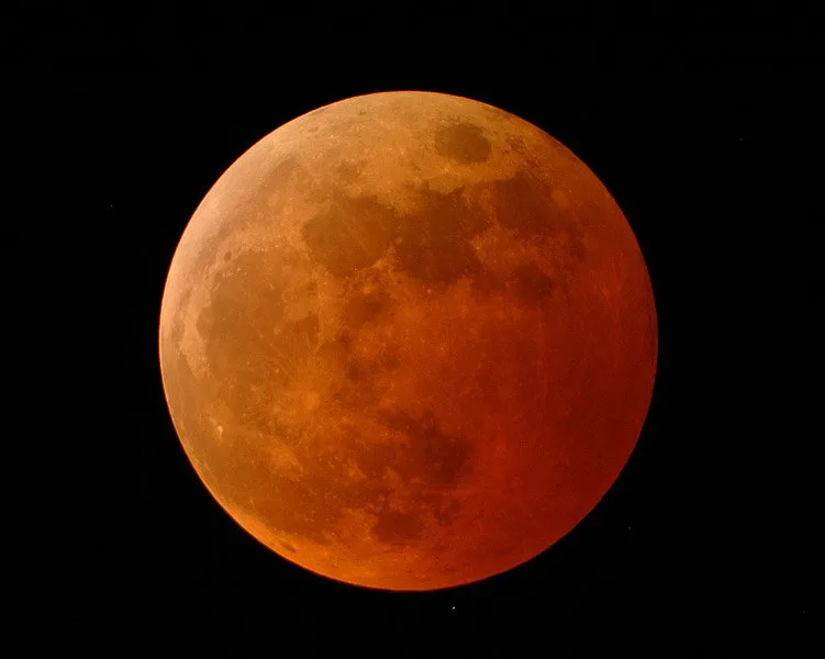 Fenômeno raro da Lua poderá ser visto no céu do Espírito Santo no próximo domingo