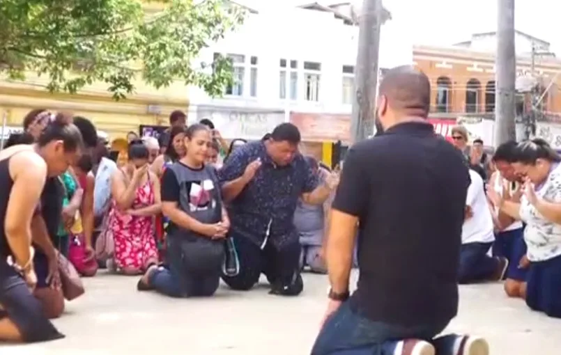 VÍDEO | Oração leva esperança para comerciantes em Cachoeiro