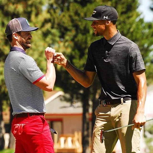 Justin Timberlake é agredido com um tapa no rosto em uma partida de golfe. Saiba mais!