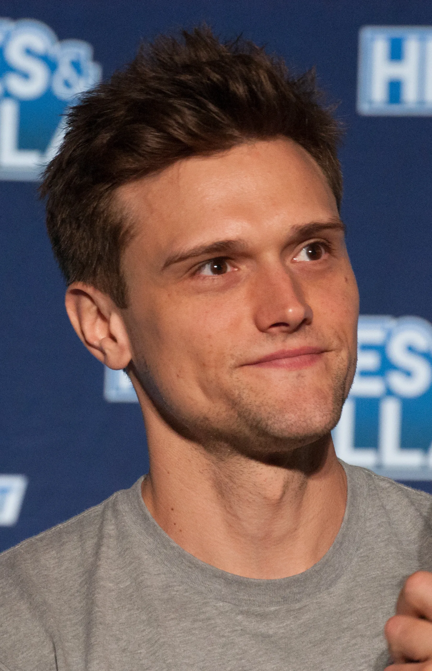 'The Flash': Hartley Sawyer é demitido por tuítes preconceituosos