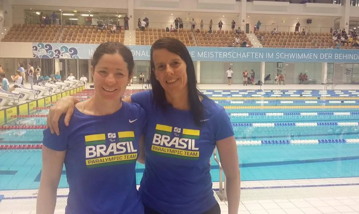 Equipe de natação paralímpica brasileira continua retida em Quito