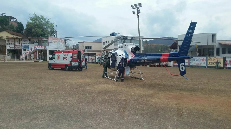 Motociclista é socorrido por helicóptero da PM após se envolver em acidente em Afonso Cláudio