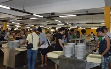 Restaurante Universitário corta parte do cardápio e fecha salão menor