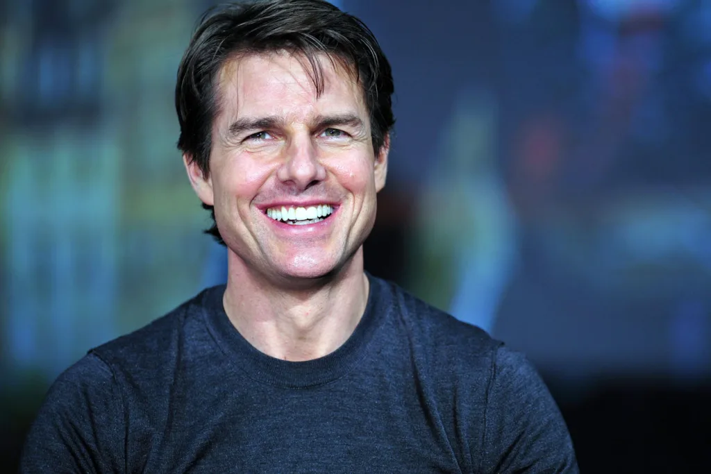 Tom Cruise se acidenta em gravação de novo filme Tom Cruise se acidenta em gravação de novo filme