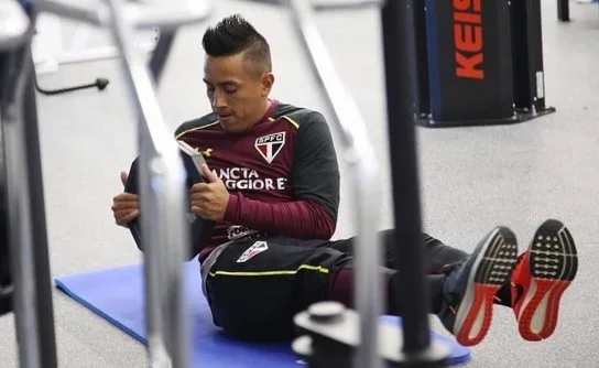 Cueva faz tratamento, mas perderá parte de série decisiva do São Paulo em abril