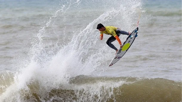 "Quero ser melhor que Kelly Slater", diz surfista Gabriel Medina