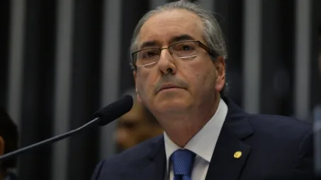 Evangélicos adotam cautela após denúncia contra Cunha