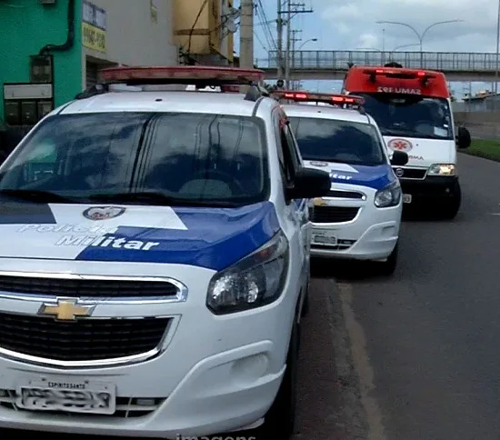 Jovem é baleado no meio da rua na Barra do Jucu