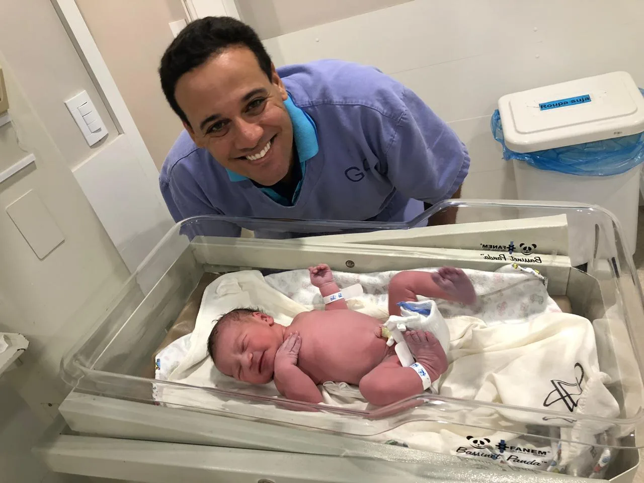 Filho de Douglas Camargo nasceu nesta quinta e já é sucesso nas redes sociais