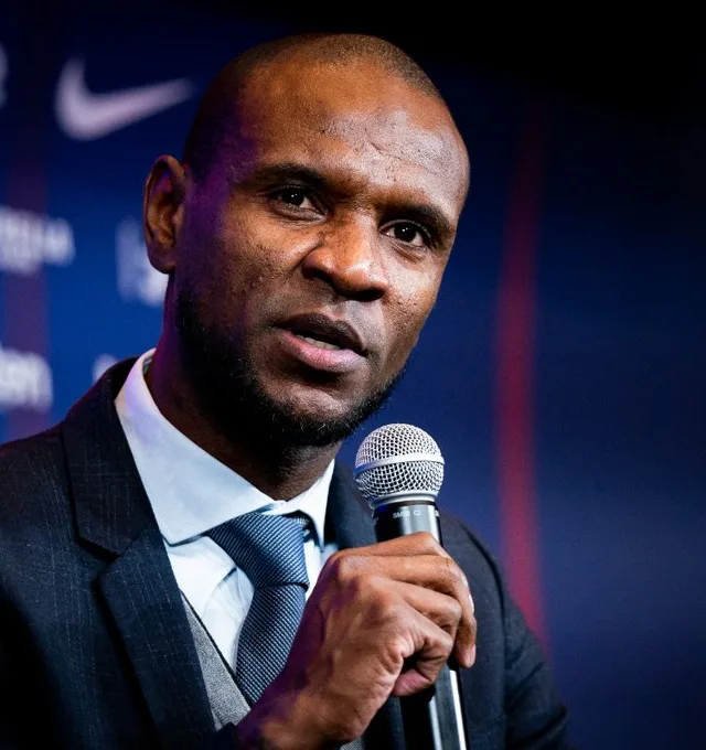 Em 'reestruturação', Barcelona demite diretor Eric Abidal