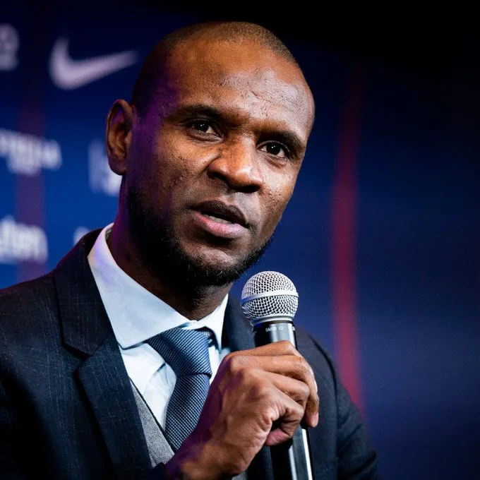 Em 'reestruturação', Barcelona demite diretor Eric Abidal