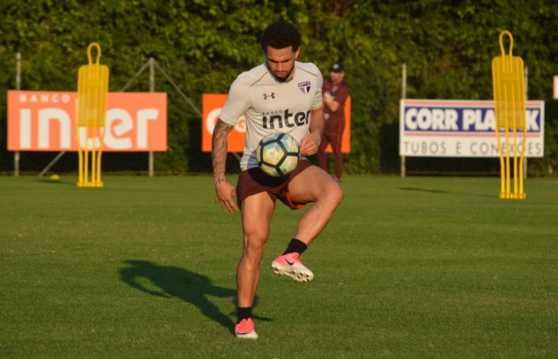 Wellington Nem será operado pelo São Paulo e só voltará a jogar em 2018