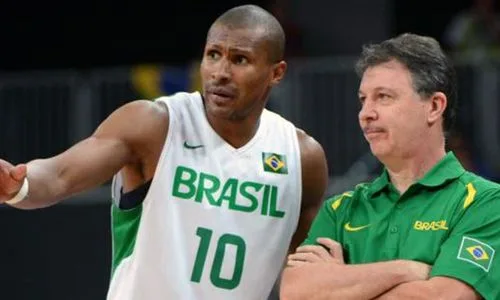 Técnicos Magnano e Barbosa deixam seleção de basquete após fracasso olímpico