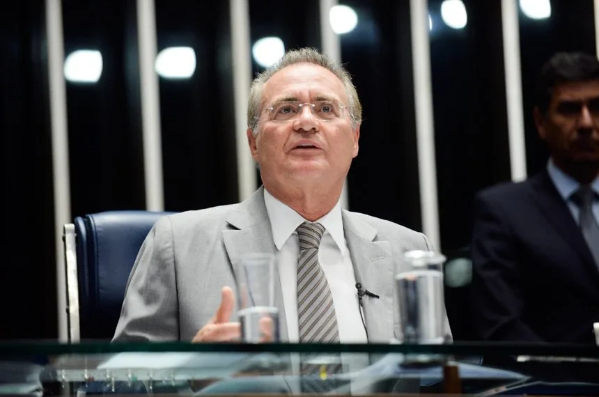 Renan não acata decisão e dá continuidade ao processo de impeachment