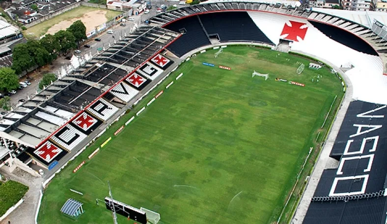 Valdívia marca em jogo-treino dos reservas do Vasco após eliminação