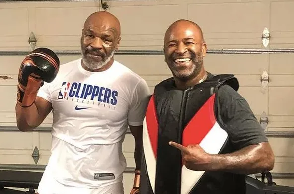 Mike Tyson fará luta de exibição com Roy Jones Jr. em 12 de setembro, diz site