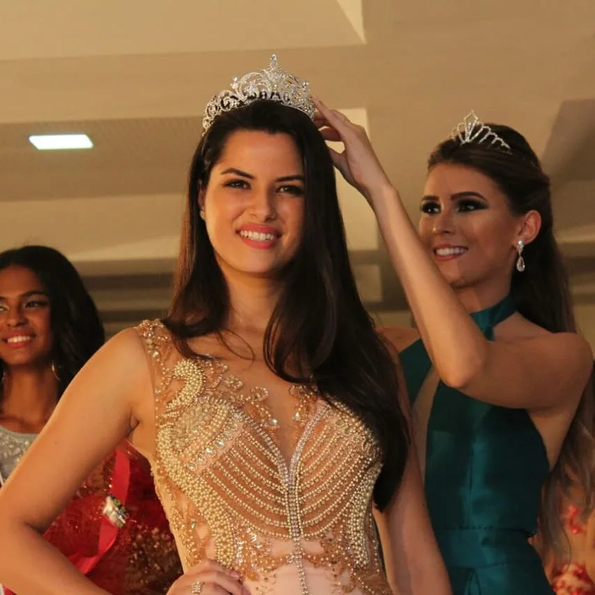 Sabrina Almeida foi coroada Miss Guarapari 2018 em sua segunda participação no concurso