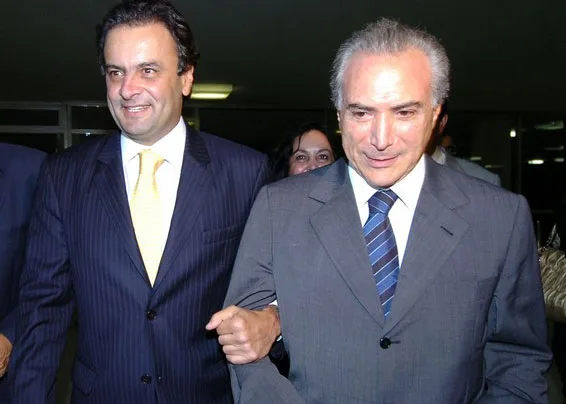 Aécio e Temer reforçam vínculo entre seus partidos