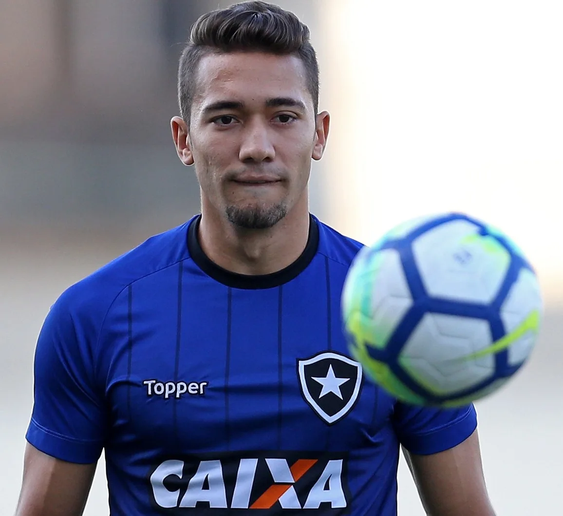 Jean diz que Botafogo deve explorar cansaço do Grêmio: 'Muito favorável para nós'