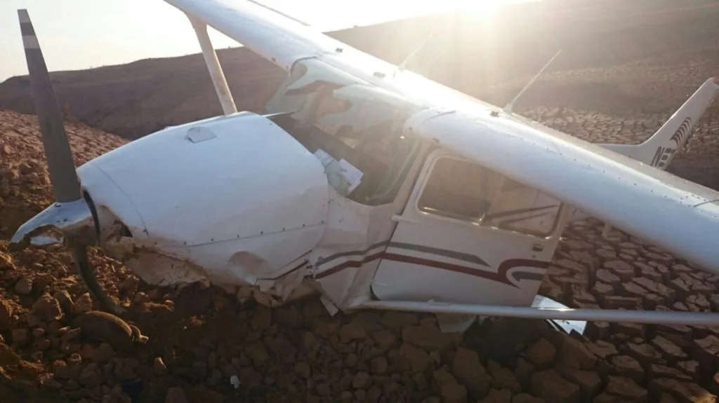 Aeronave com três pessoas a bordo faz pouso forçado em Belo Horizonte