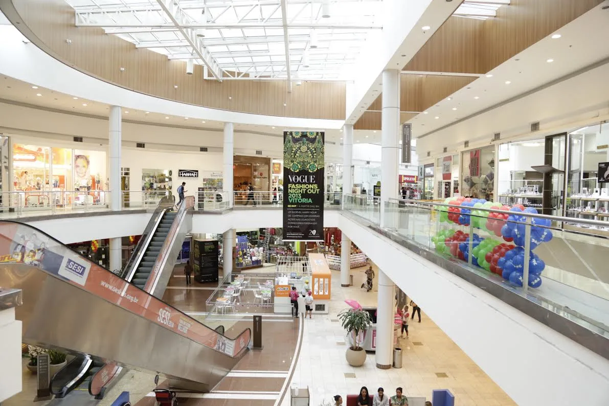 Lojas do Shopping Vitória abrem a partir das 10 horas neste domingo