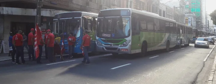 Manifestação deixa trânsito completamente parado no Centro de Vitória