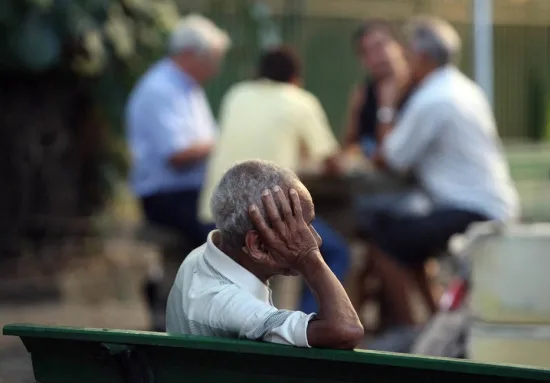 FenaPrevi defende idade mínima entre 65 e 67 anos para aposentadoria no Brasil