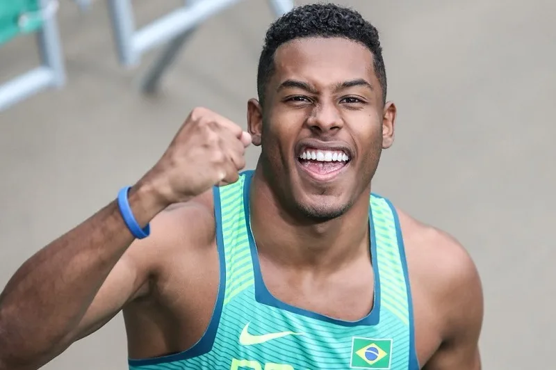 Capixaba Paulo André Camilo ganha medalha de prata nos 100m rasos em Lima