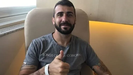 Pratto agradece apoio após susto e diz estar pronto para treinar