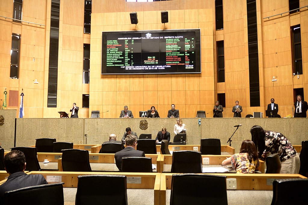 Transparência da Assembleia apresenta informações contraditórias sobre passagens dos deputados