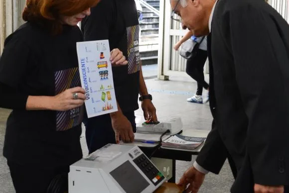 Procuradoria e Tribunal Eleitoral fazem tuitaço #votoconsciente. Saiba como participar!