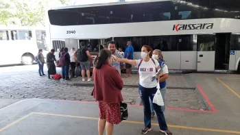 Coronavírus: passageiros que desembarcam na Rodoviária de Vitória passam por barreira sanitária