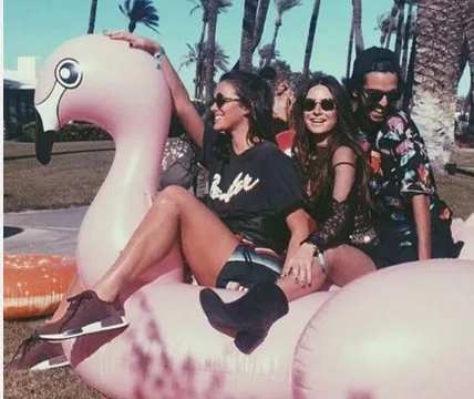 Bruna Marquezine e Thaila Ayala curtem festival Coachella nos Estados Unidos