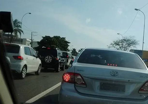 Após quase uma hora, manifestação de estudantes é encerrada na Serra