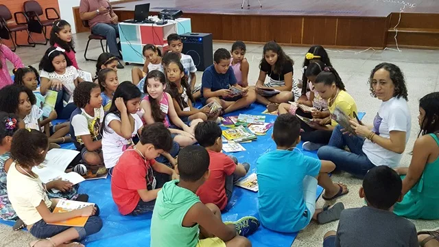 Colônias de férias e brinquedotecas são a diversão da criançada durante o período de recesso