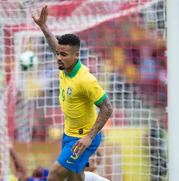 CBF é multada e Gabriel Jesus é suspenso por dois meses na seleção