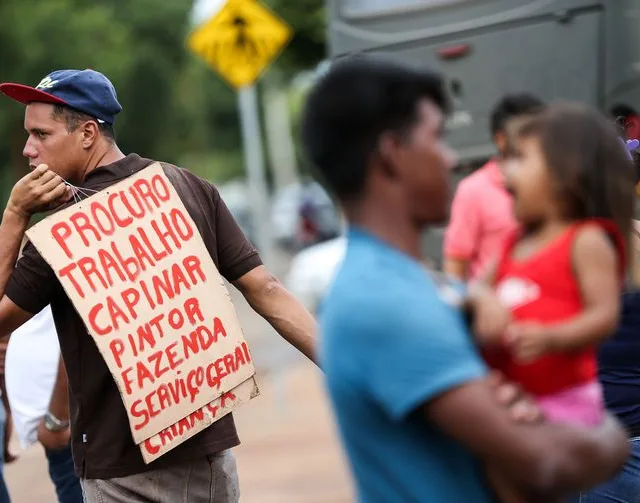 Refugiados venezuelanos são abrigados em instalações provisórias em Boa Vista.