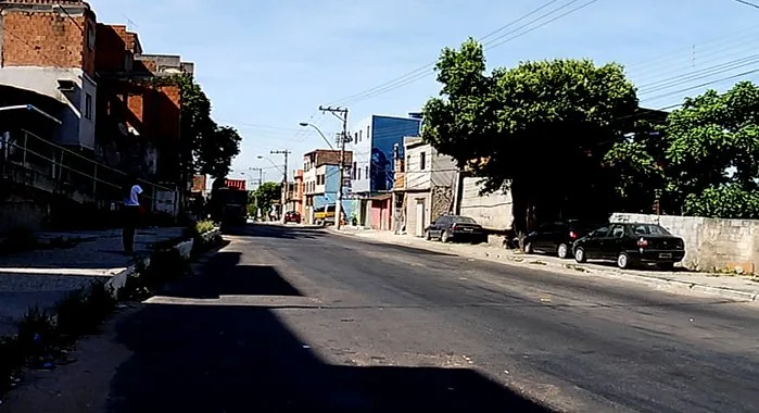 Caminhoneiro é baleado durante troca de tiros na rodovia Carlos Lindenberg