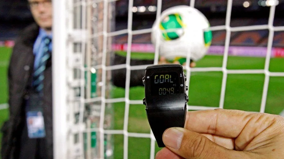 Liga francesa confirma suspensão do uso da tecnologia na linha do gol após falhas