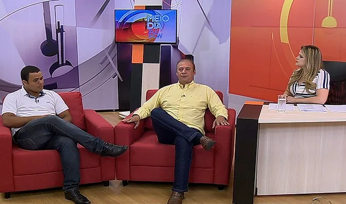 Entrevistados divergem sobre resultado de votação do impeachment no Meio Dia Talk Show