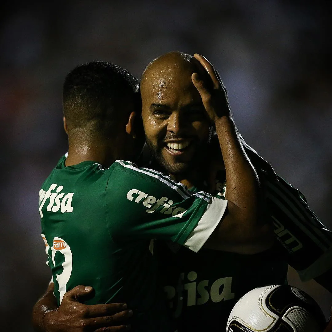 Com golaço, Gabriel Jesus faz Palmeiras vencer e convencer em 4 a 1 fora de casa