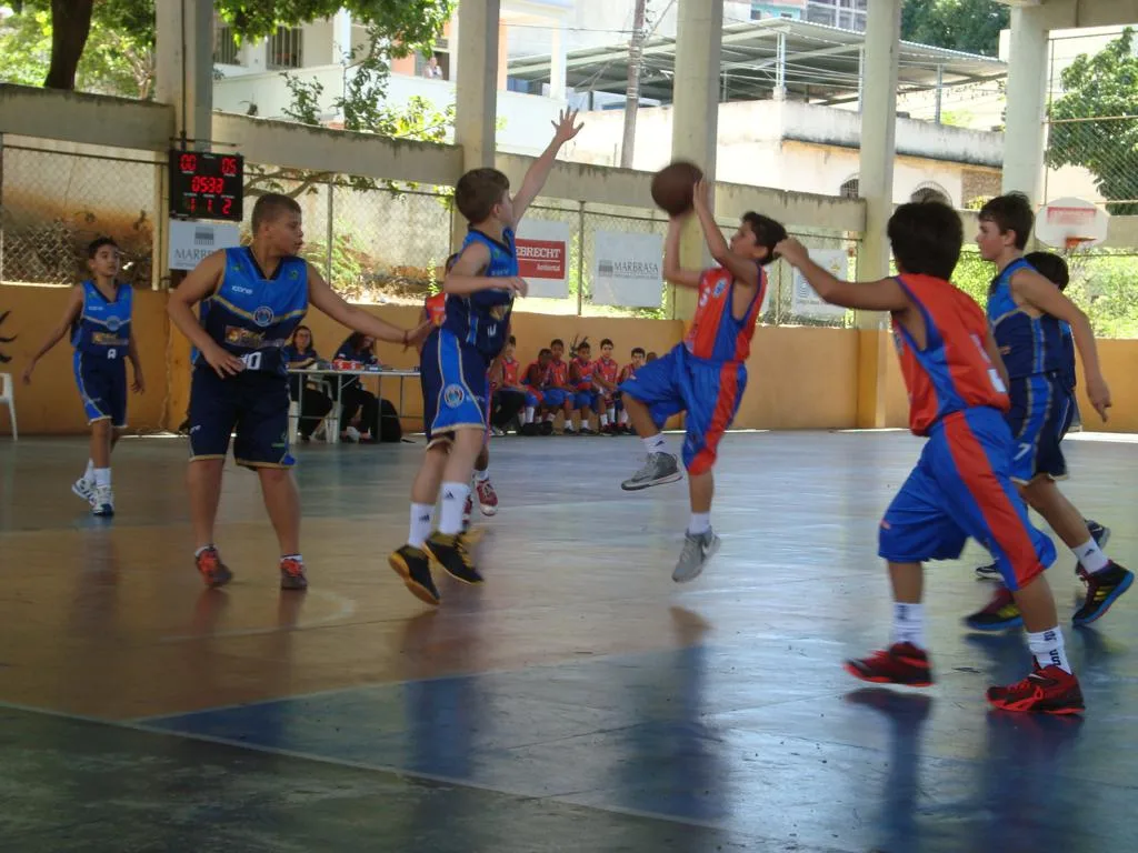 Equipe Sub12 da LUSB de Cachoeiro conquista primeira vitória no Estadual de Basquete