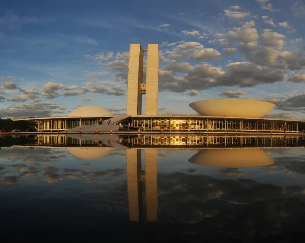 Câmara faz votação final do texto que limita gasto público por 20 anos nesta terça-feira