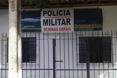 Mulher filmada pelo ex busca a polícia, mas é morta por ele dentro da viatura da PM