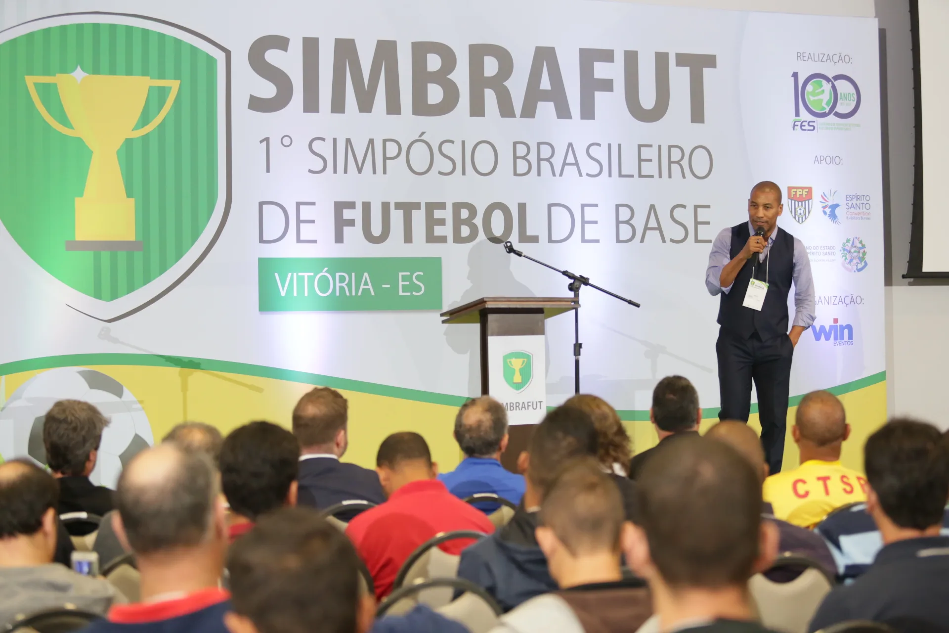 Vitória sedia simpósio para discutir futuro da categoria de base do futebol brasileiro