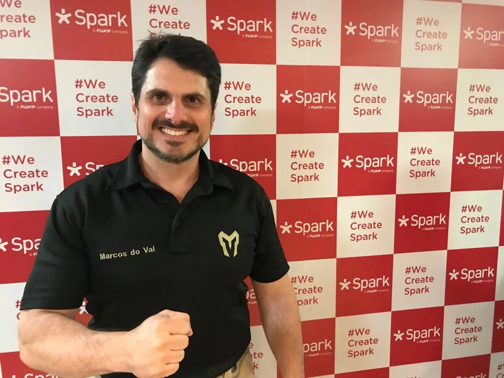 Segundo mais votado pro Senado, Marcos Do Val fala em união do Congresso e liberação do porte de armas