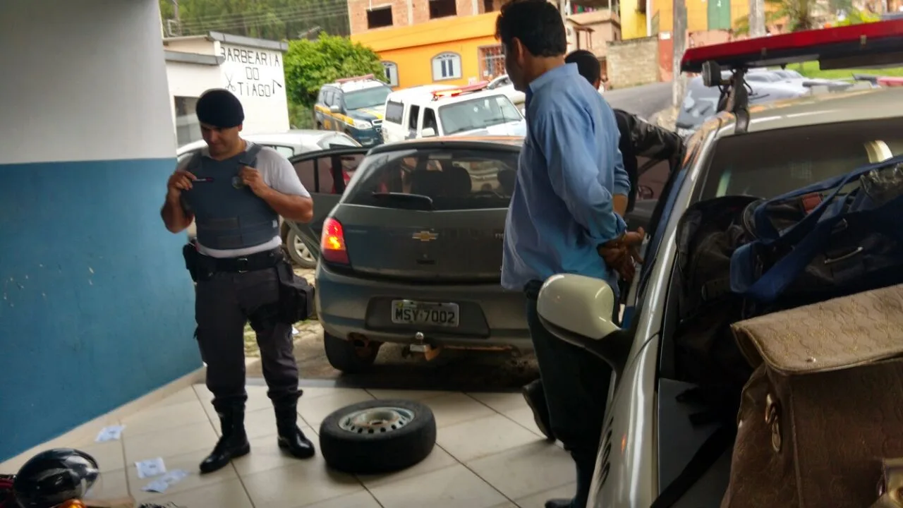 Seis são presos após assalto a ônibus com 50 comerciantes de Cachoeiro