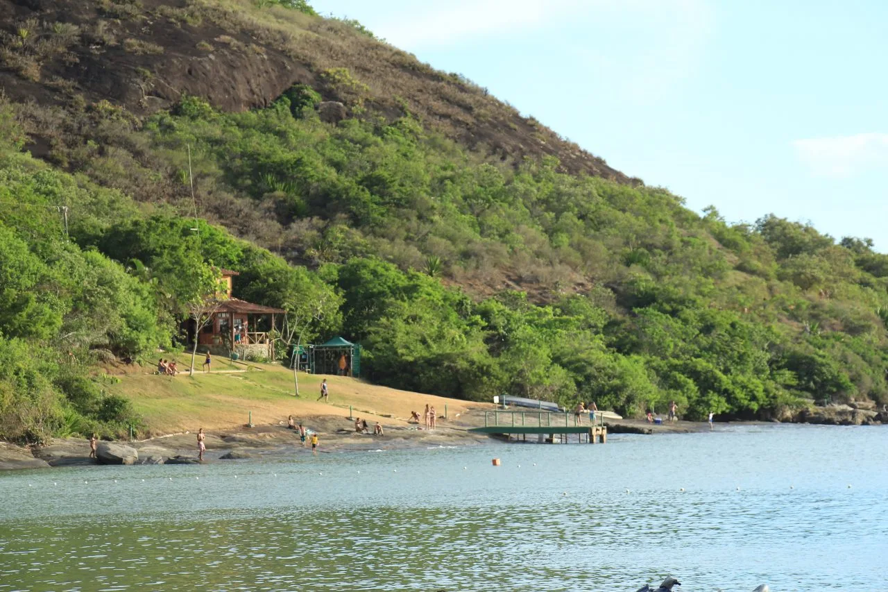 Guarapari vai exigir comprovante de vacinação em shows, parques e escolas. Saiba mais!